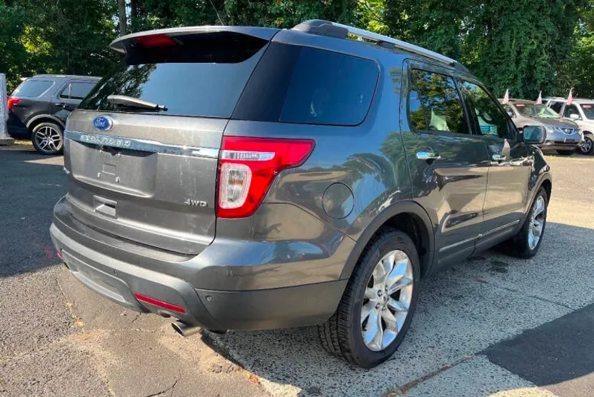 2015 Ford Explorer Limited photo 1