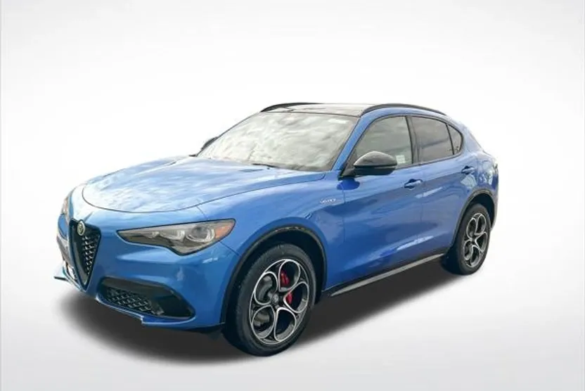 2025 Alfa Romeo Stelvio Sprint Base photo 1