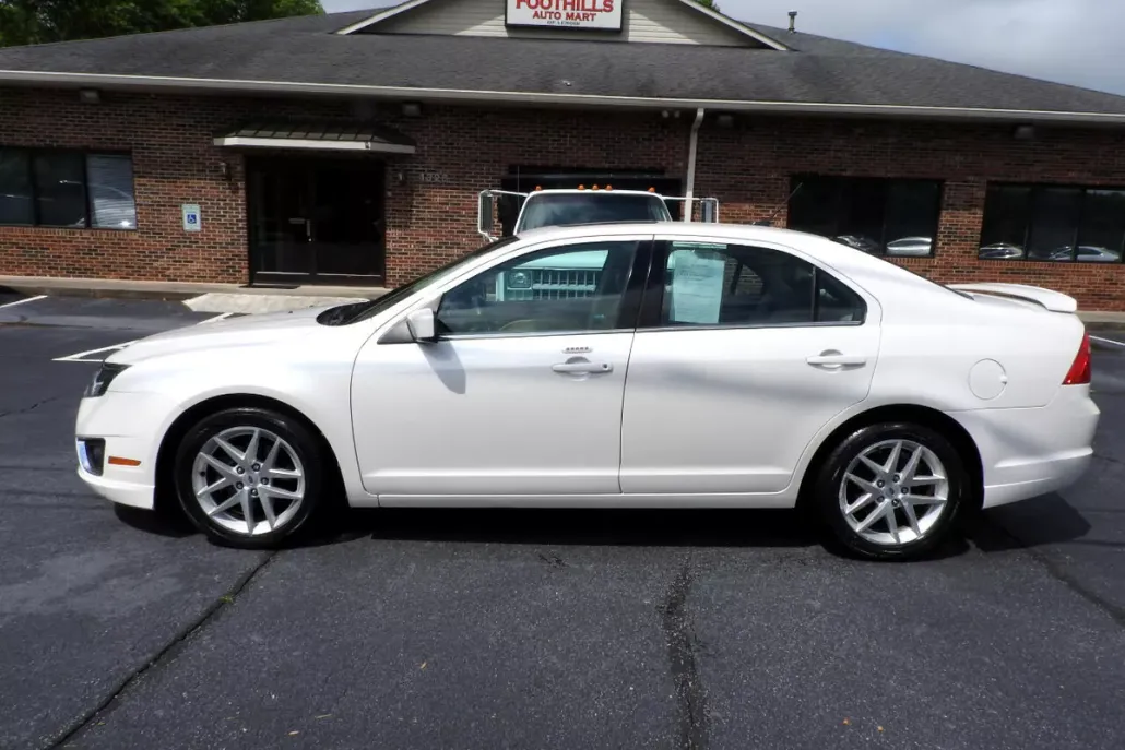 2012 Ford Fusion SEL photo 1