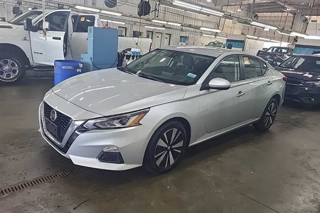 2021 Nissan Altima 2.5 SV photo 1