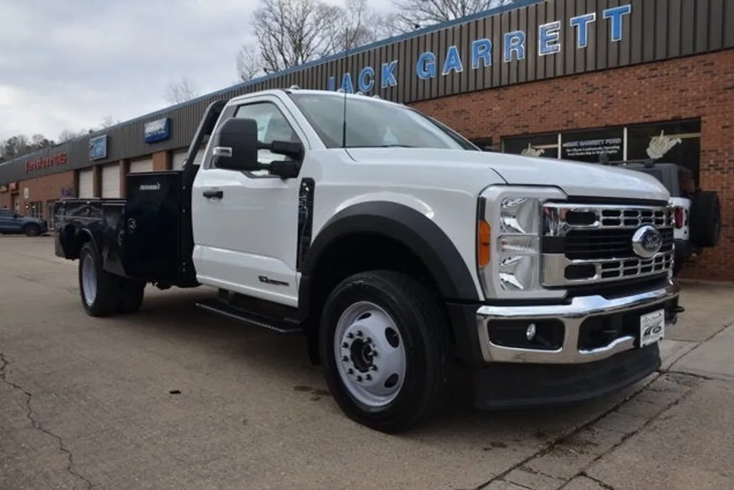 2023 Ford F-550 XL photo 1