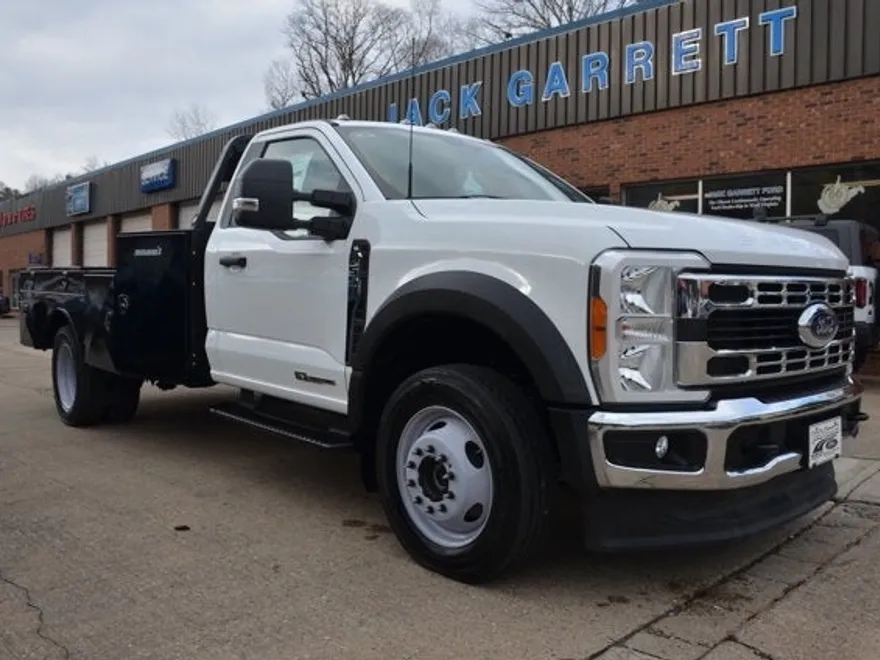 2023 Ford F-550 XL photo 1
