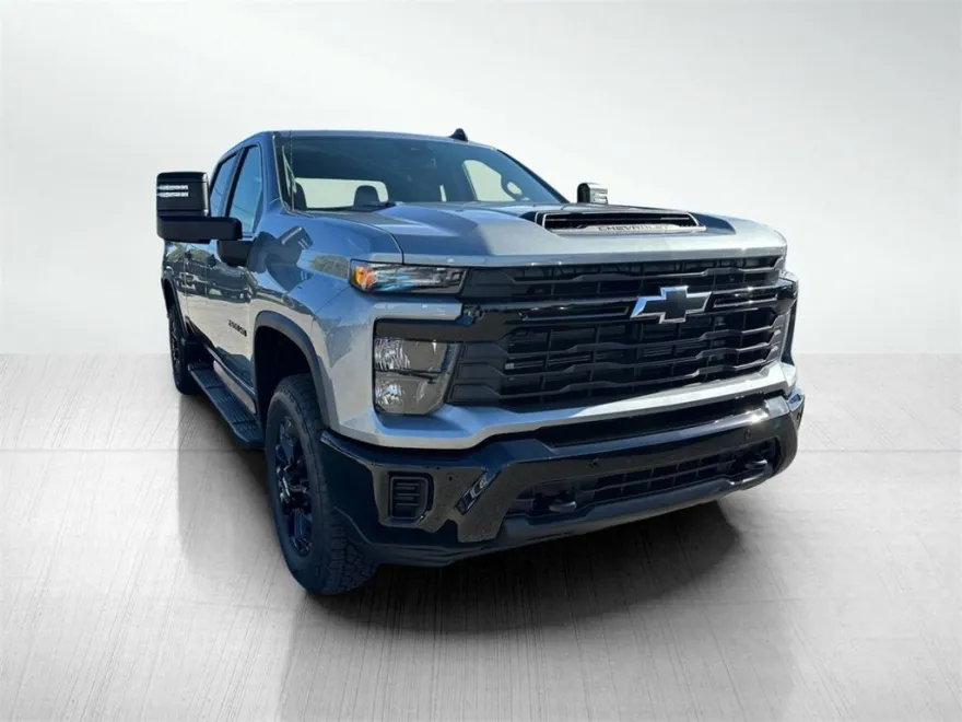 2026 Chevrolet Silverado 2500HD Custom photo 1