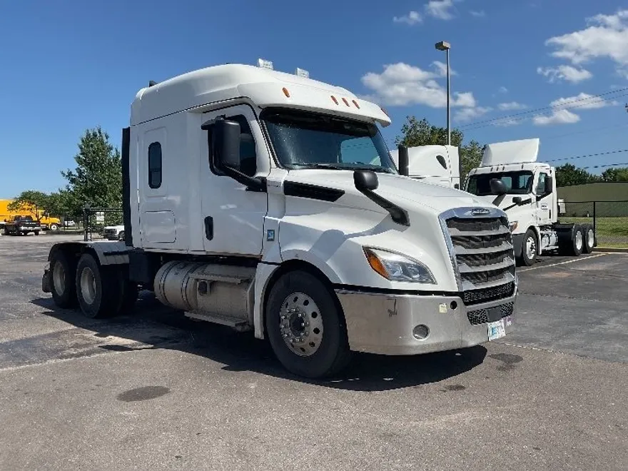 2020 Freightliner Cascadia 126" Sleeper Cab photo 1
