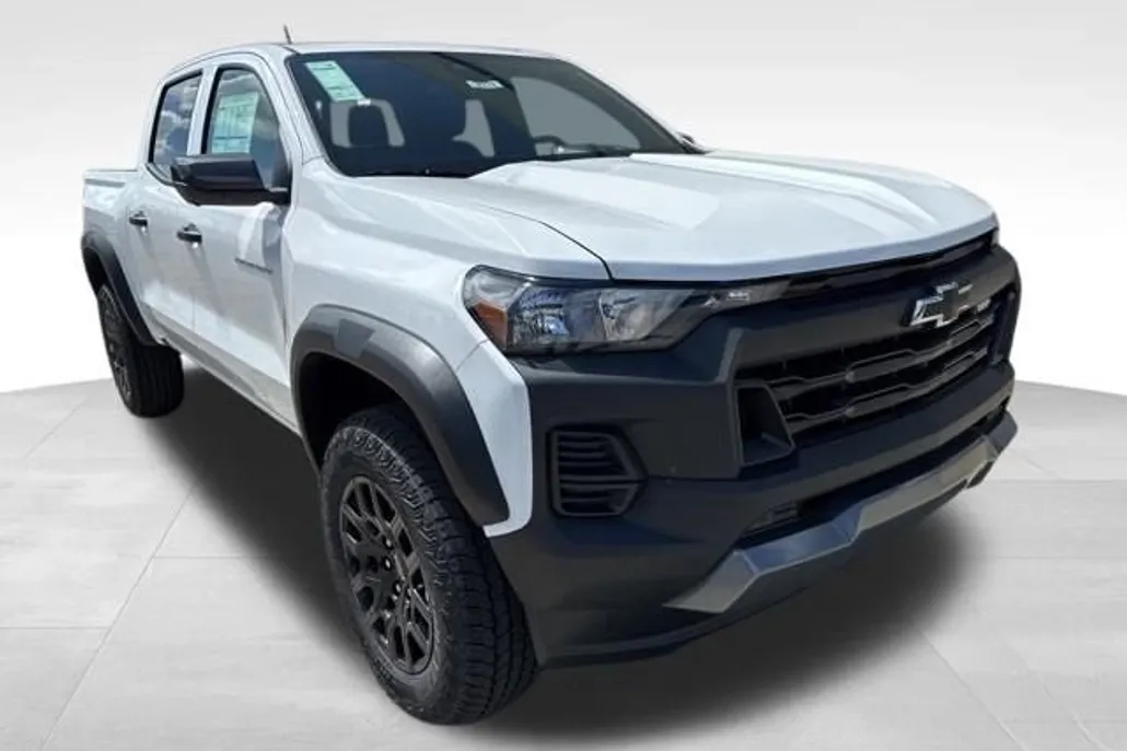 2025 Chevrolet Colorado Trail Boss photo 1
