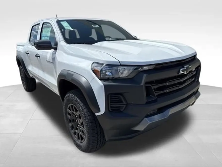 2025 Chevrolet Colorado Trail Boss photo 1