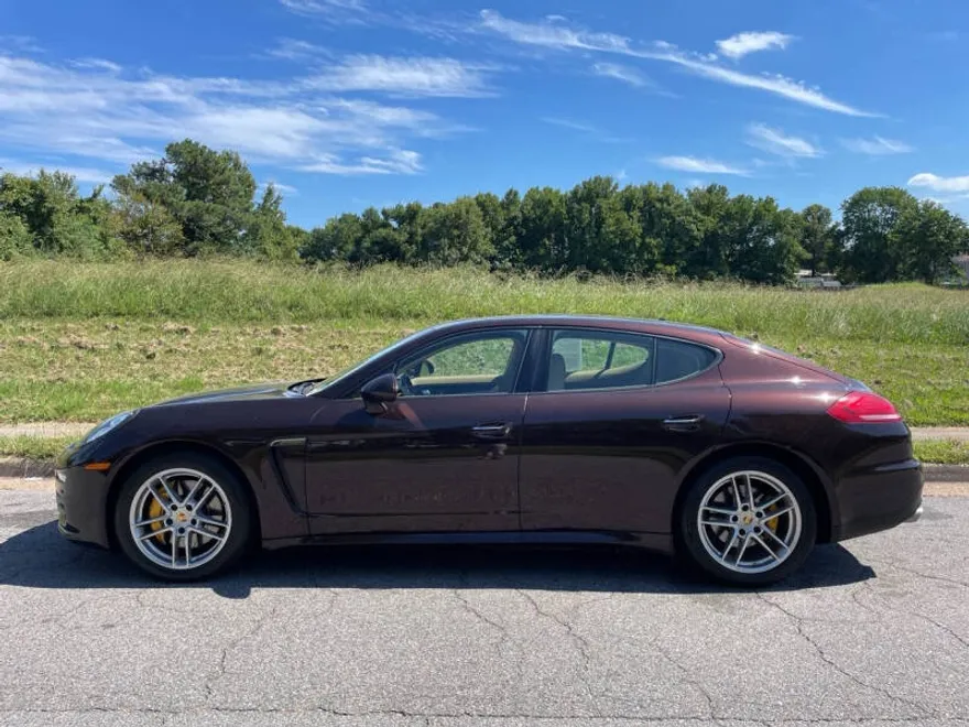 2014 Porsche Panamera 4 photo 1