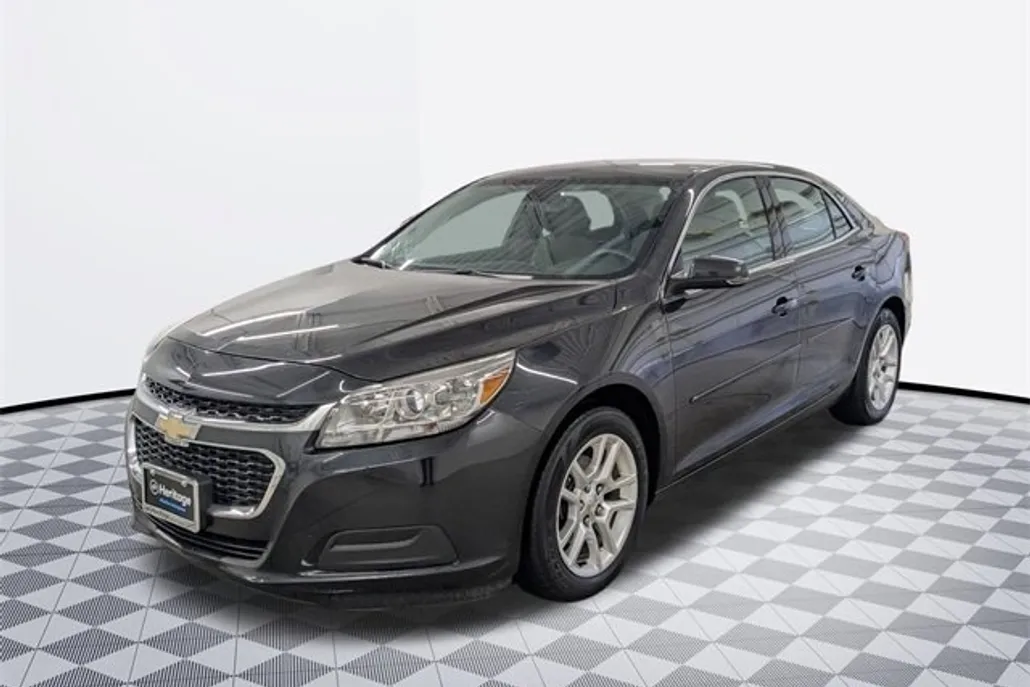 2015 Chevrolet Malibu 1LT photo 1
