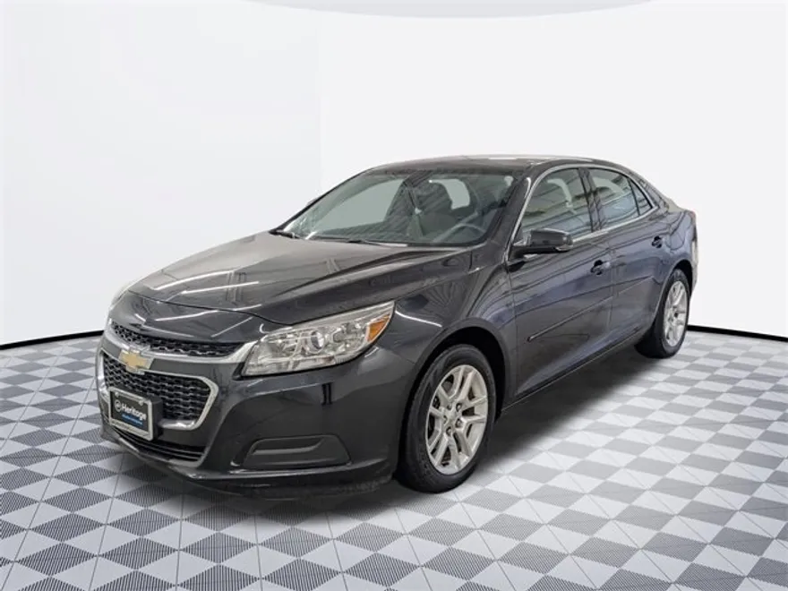 2015 Chevrolet Malibu 1LT photo 1
