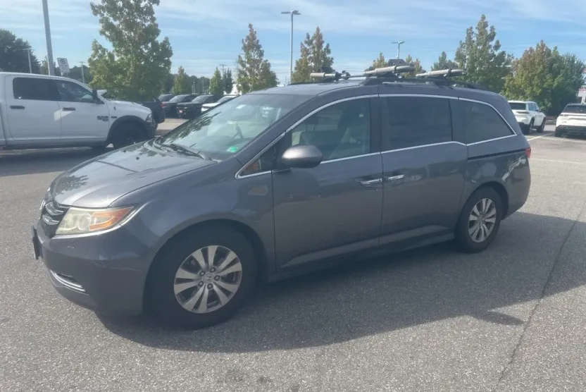 2016 Honda Odyssey EX photo 1