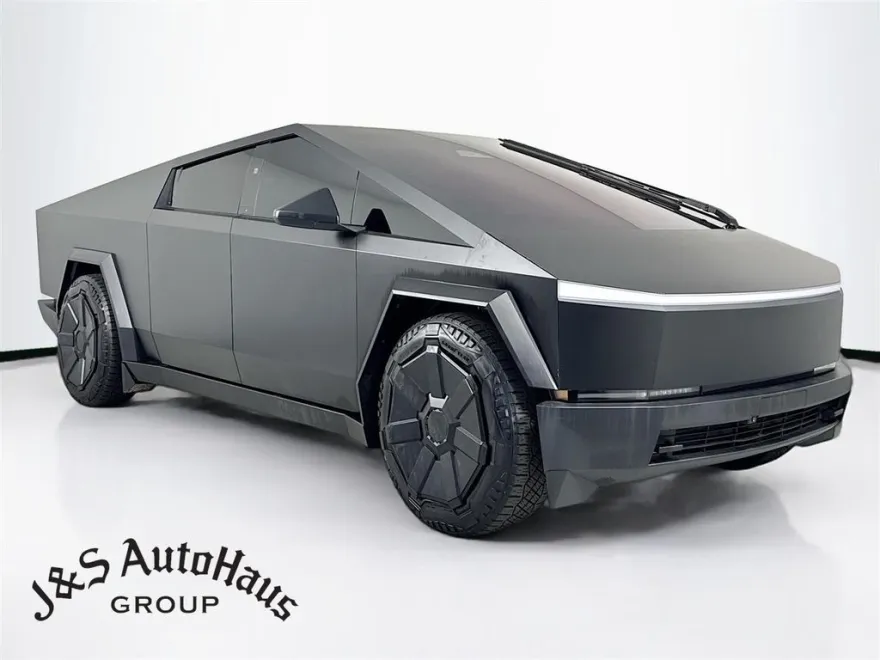 2024 Tesla Cybertruck photo 1