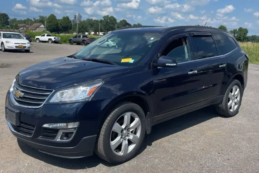 2017 Chevrolet Traverse 1LT photo 1