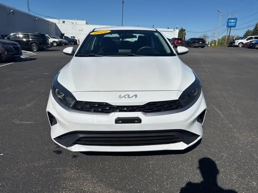 2022 Kia Forte LXS photo 1