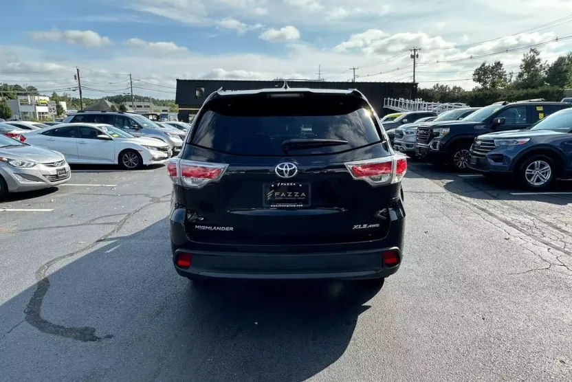 2014 Toyota Highlander XLE photo 1