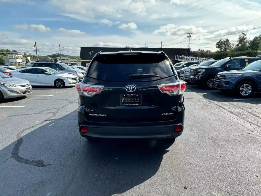 2014 Toyota Highlander XLE photo 1
