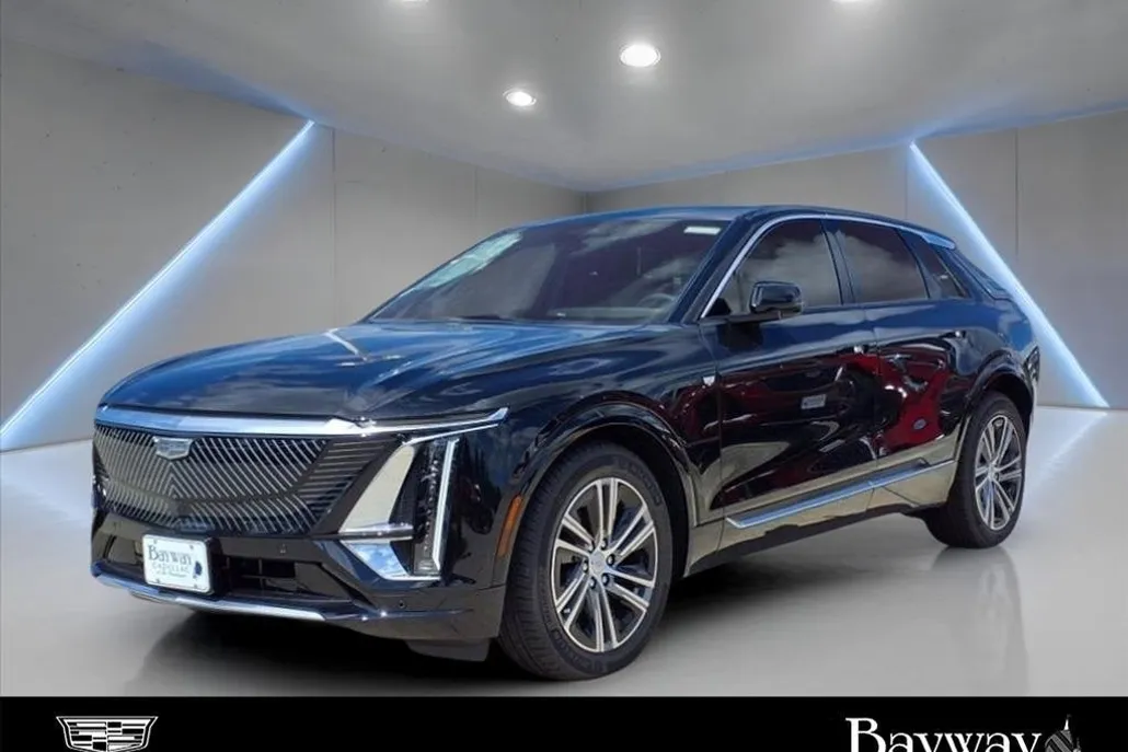 2025 Cadillac Lyriq Luxury photo 1