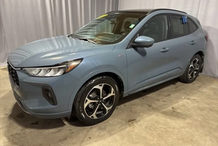 2023 Ford Escape ST-Line Select photo 1