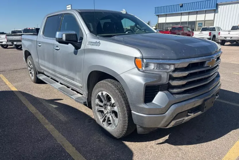 2023 Chevrolet Silverado 1500 High Country photo 1