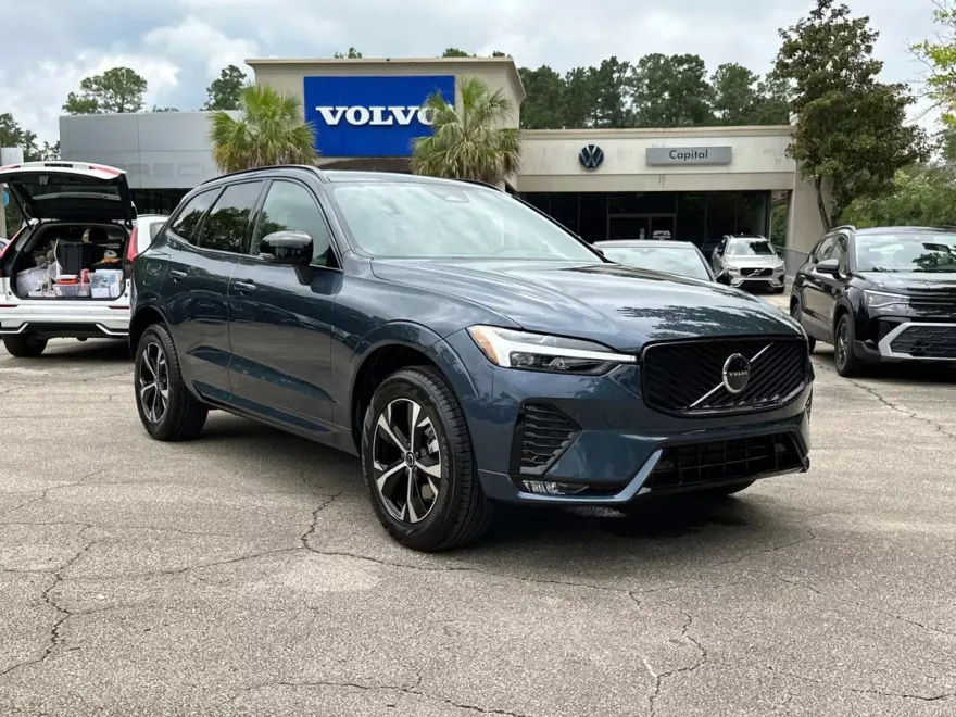 2026 Volvo XC60 Core photo 1