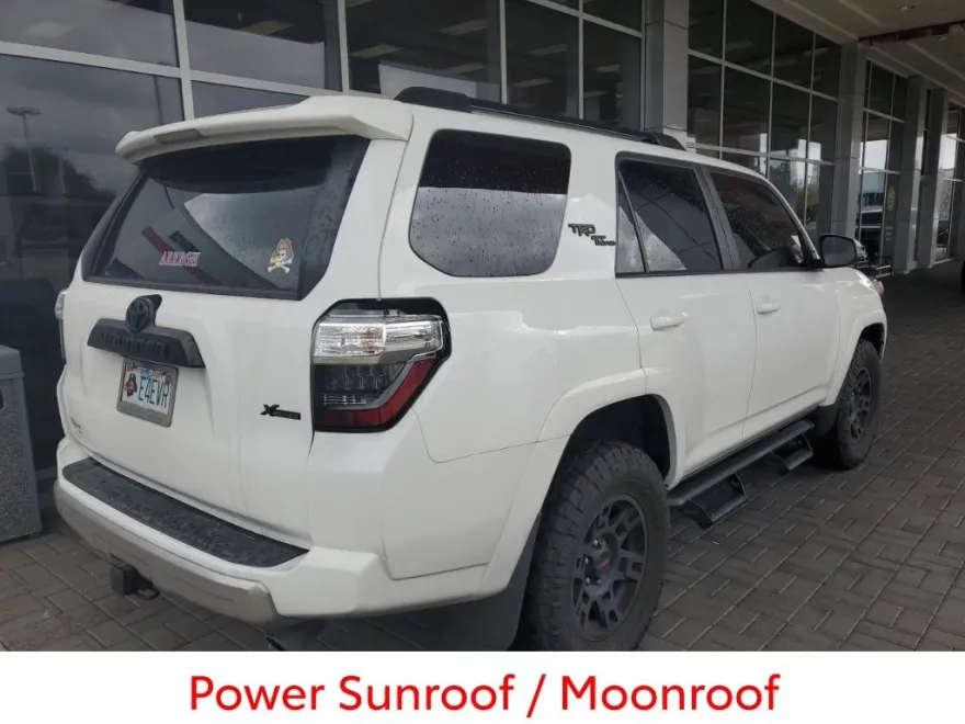 2023 Toyota 4Runner TRD Off-Road Premium photo 1