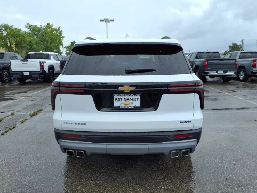 2026 Chevrolet Traverse photo 1