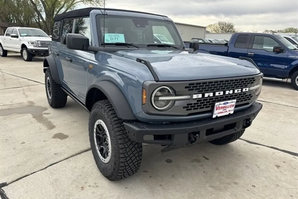 2024 Ford Bronco Badlands photo 1