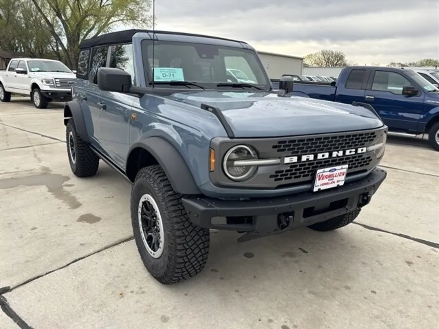 2024 Ford Bronco Badlands photo 1