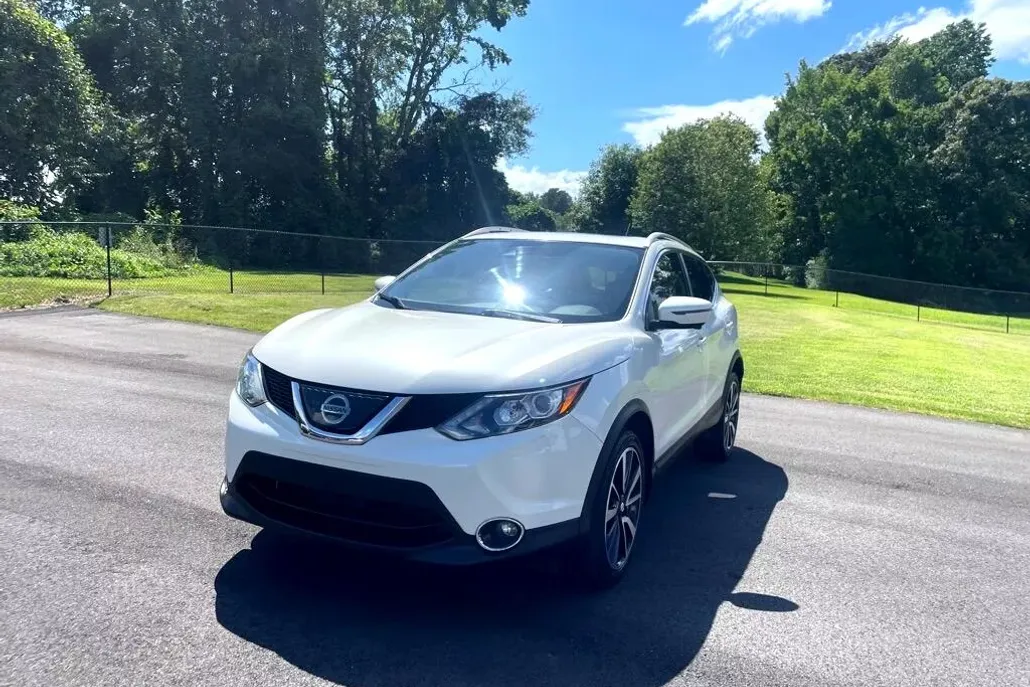 2018 Nissan Rogue Sport S photo 1