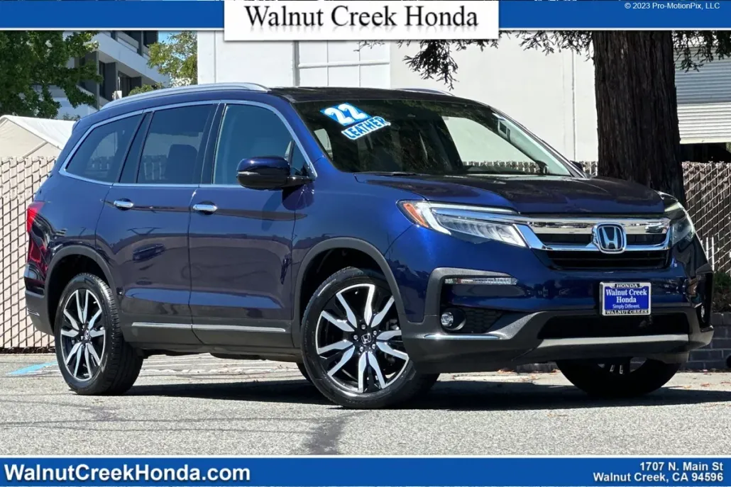 2022 Honda Pilot Touring photo 1