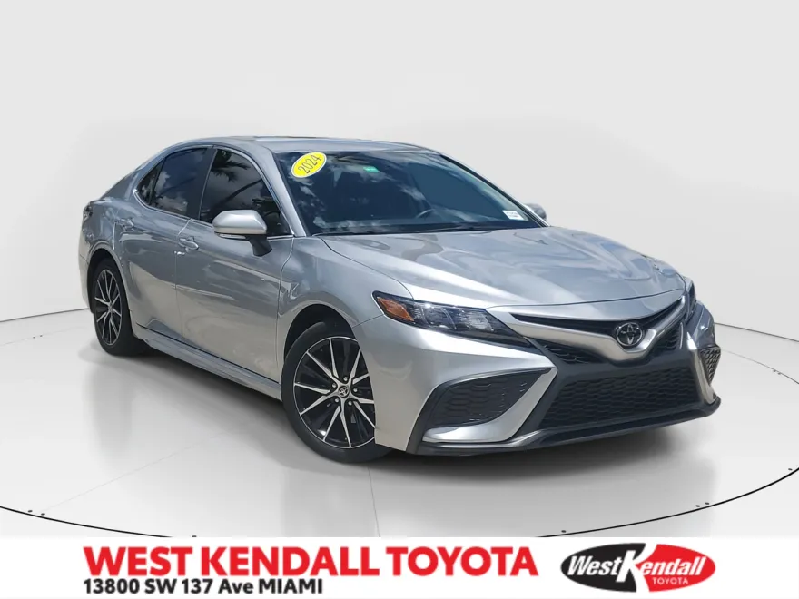 2024 Toyota Camry SE photo 1