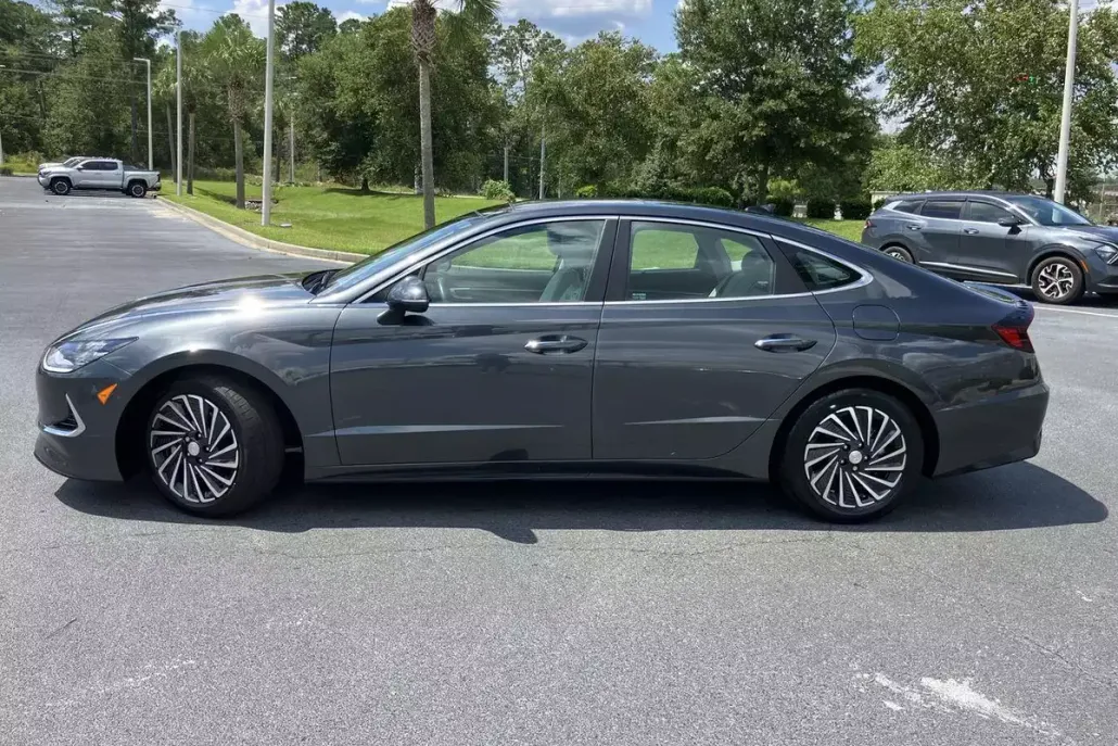 2023 Hyundai Sonata Hybrid Limited photo 1