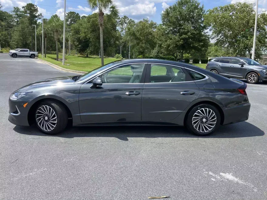 2023 Hyundai Sonata Hybrid Limited photo 1