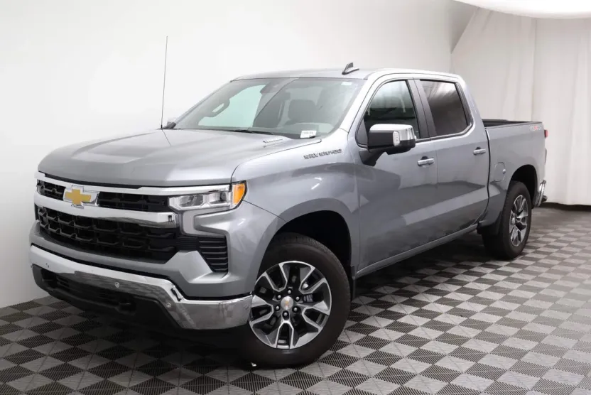 2025 Chevrolet Silverado 1500 LT photo 1