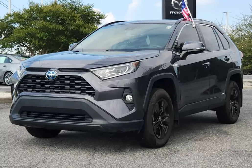 2021 Toyota RAV4 Hybrid XLE photo 1