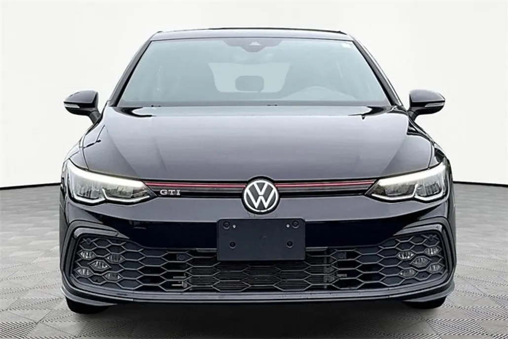 2022 Volkswagen Golf GTI S photo 1