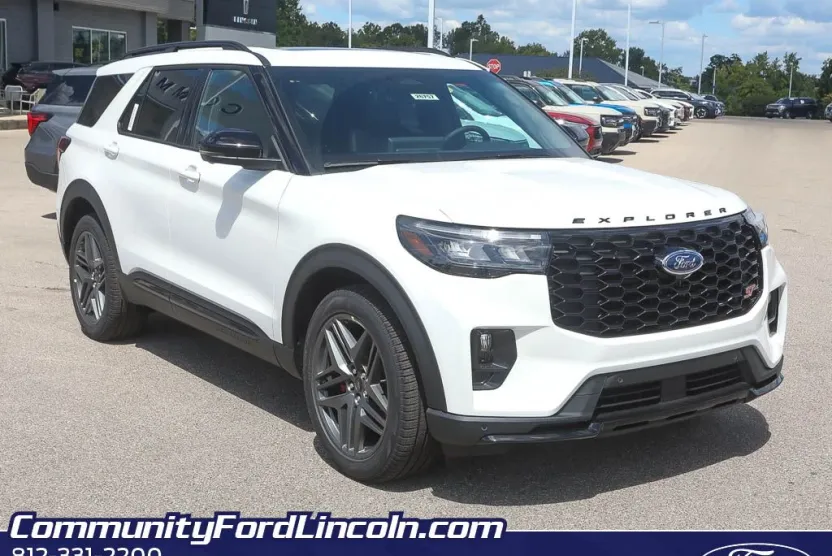 2025 Ford Explorer ST photo 1
