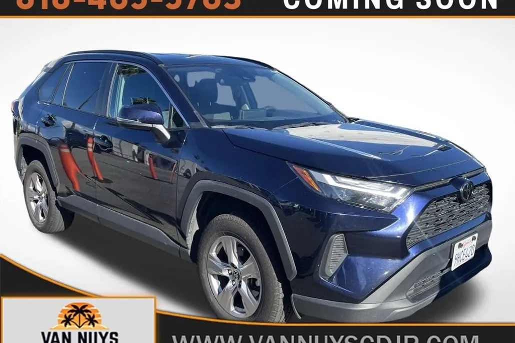 2023 Toyota RAV4 XLE photo 1