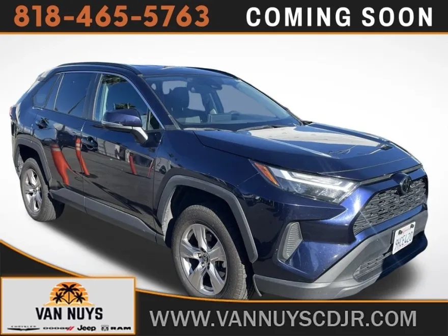 2023 Toyota RAV4 XLE photo 1