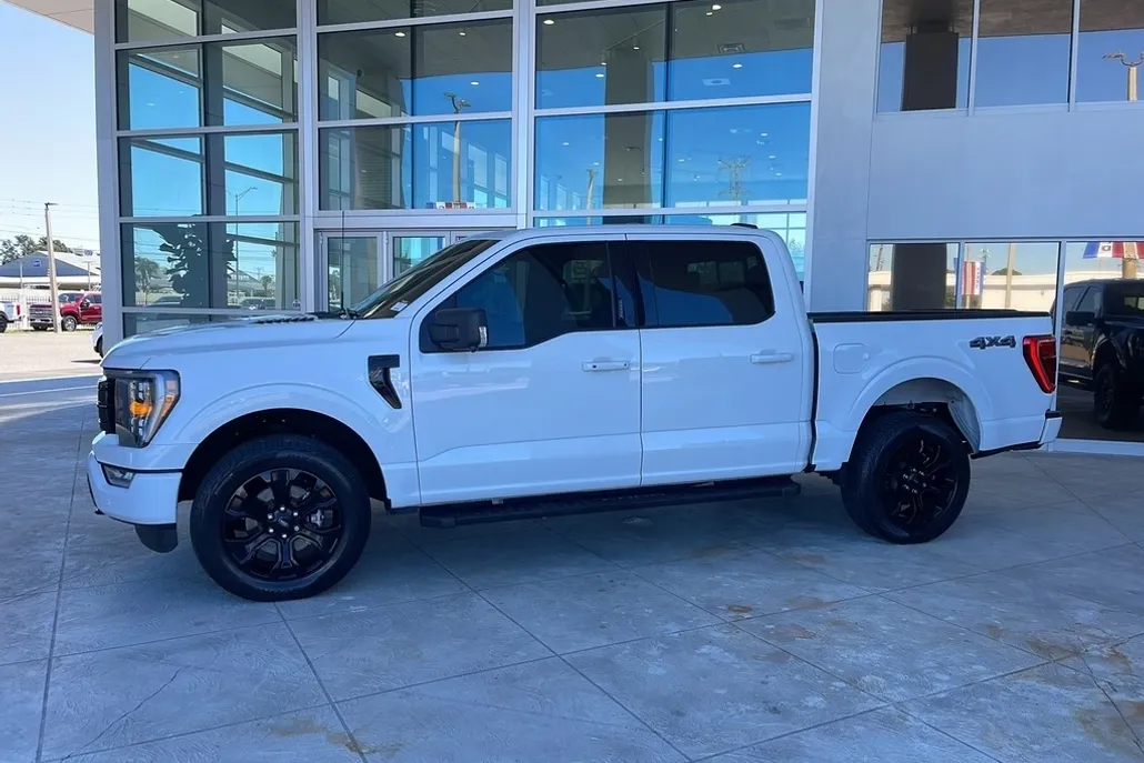 2023 Ford F-150 XLT photo 1