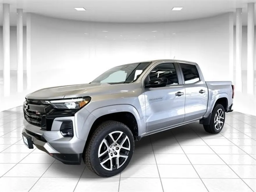 2024 Chevrolet Colorado Z71 photo 1