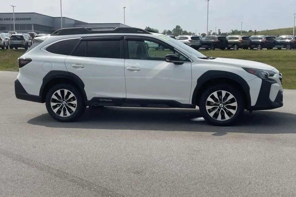 2023 Subaru Outback Limited photo 1