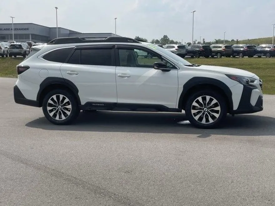 2023 Subaru Outback Limited photo 1