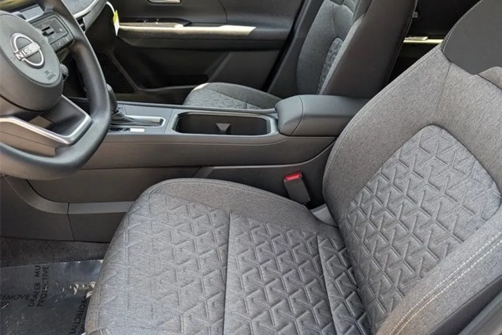 2026 Nissan Kicks SV photo 1