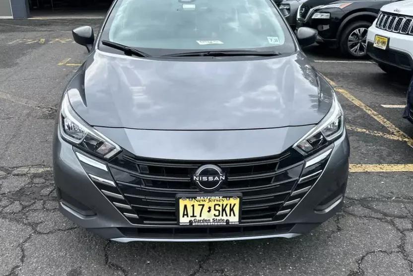 2023 Nissan Versa S photo 1