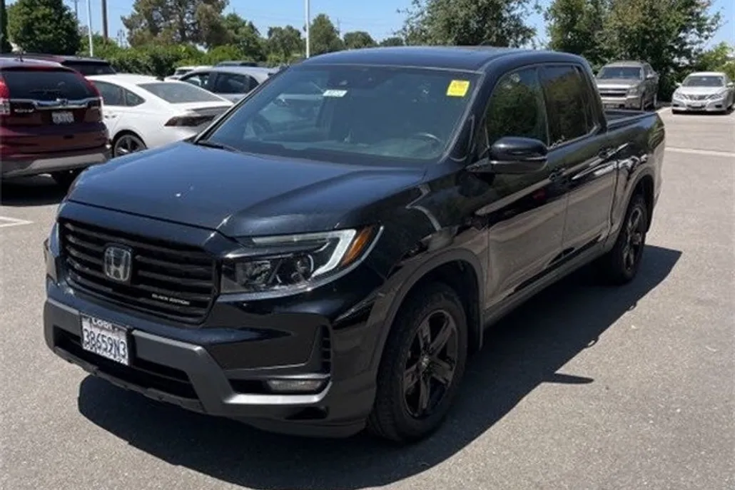 2022 Honda Ridgeline Black Edition photo 1