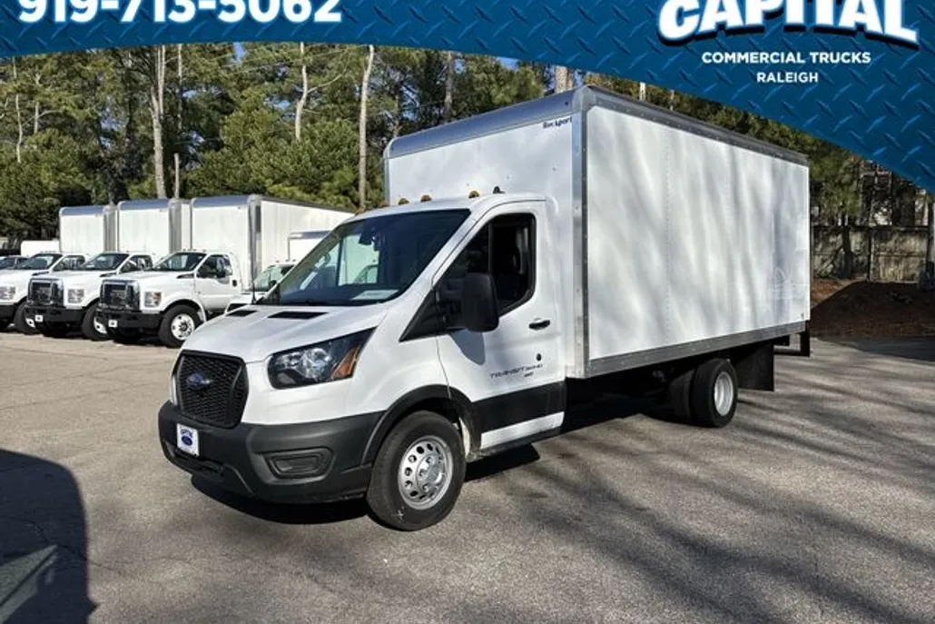 2024 Ford Transit Cutaway photo 1