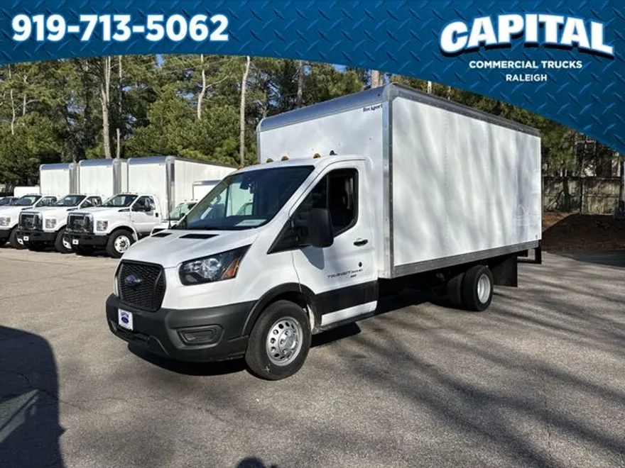 2024 Ford Transit Cutaway photo 1