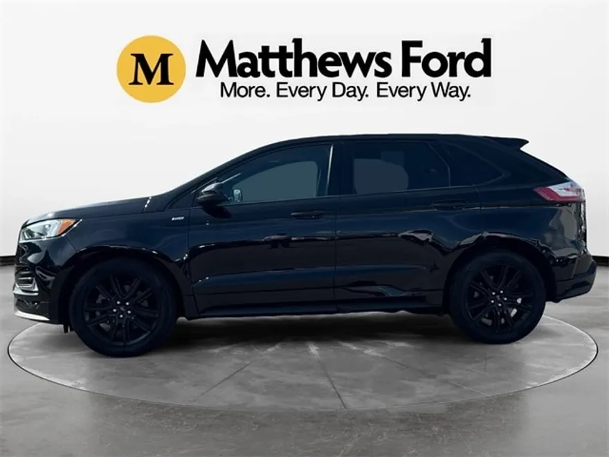 2022 Ford Edge ST photo 1