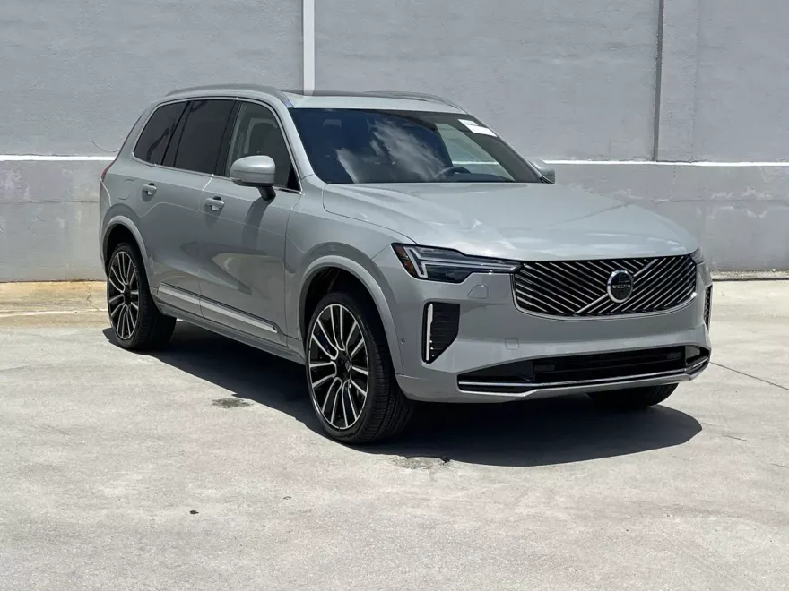 2026 Volvo XC90 Plus photo 1
