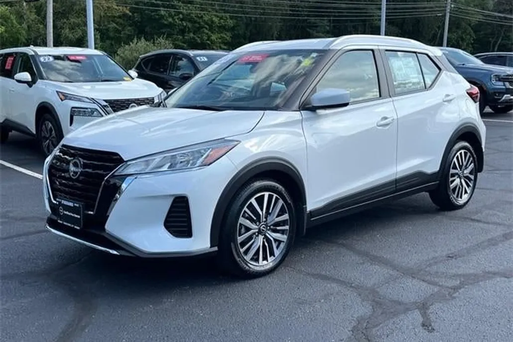 2024 Nissan Kicks SV photo 1